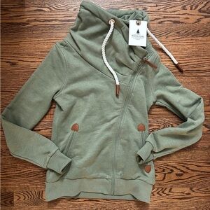 NWT Wanakome “Hestia” zip cowl neck — rare color!